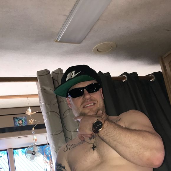 Meet your Posher, Robert - Picture 1 of 1